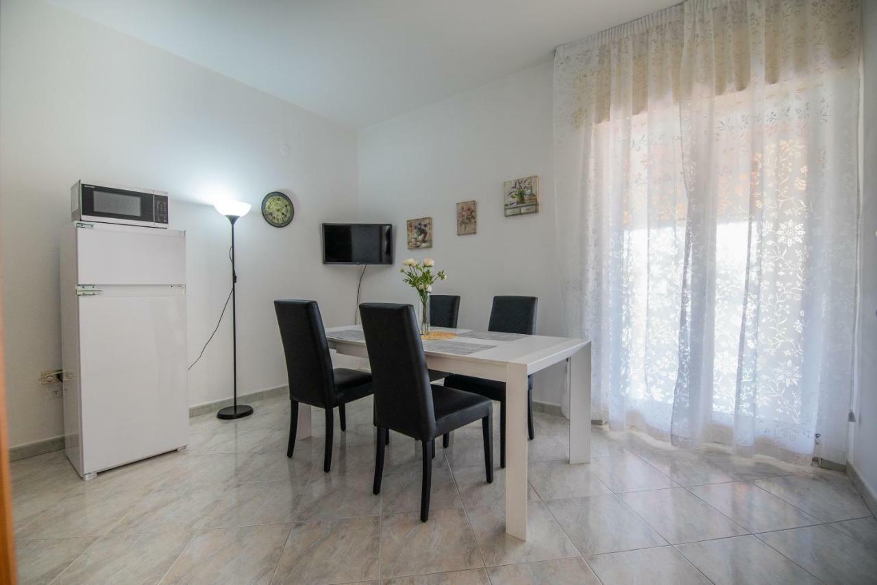Villa Salvius Scafati Buitenkant foto